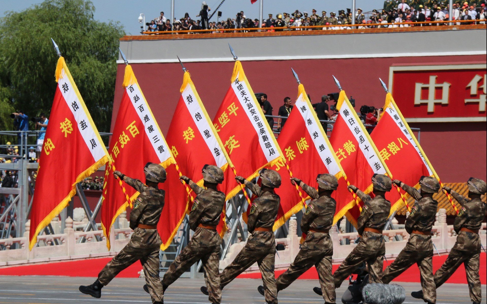 “英超榜首队伍迎战强敌,争冠态势再升级”,2021英超强队