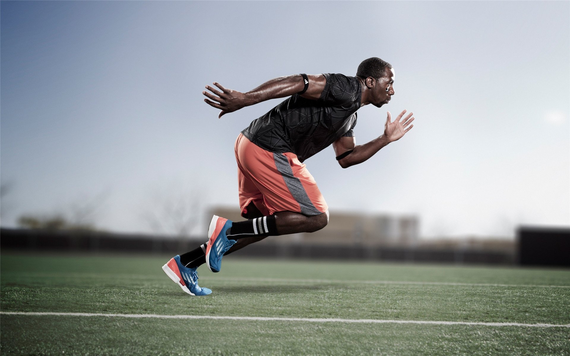 “胡利安·门德斯的精准传球与爆发力，助美洲狮队冲击世界顶级”