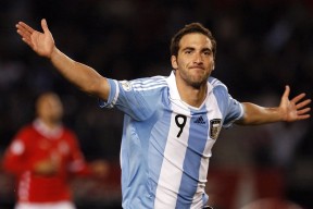 AYX GAME-中国足球联赛俱乐部基础设施建设加速推进，中国足球俱乐部制度