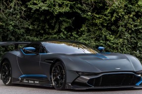 AYX官网-【投手心理战】如何在比赛中保持冷静应对长局压力？，怎样在比赛中调整心态